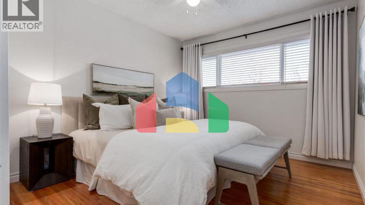 Residential - Single Family Home - Calgary, Canada - Canada