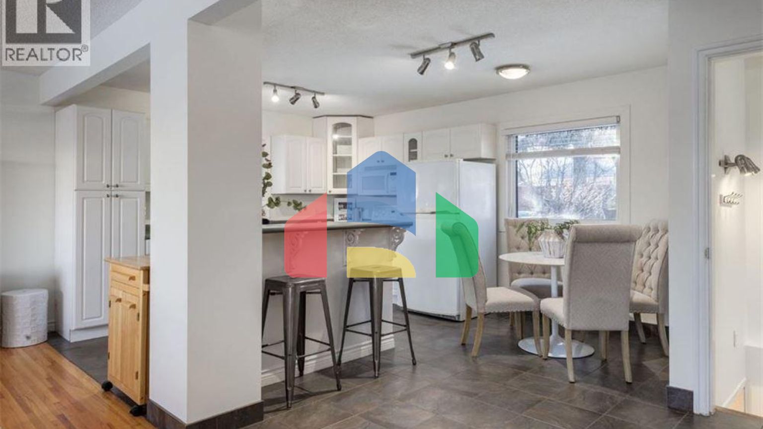 Residential - Single Family Home - Calgary, Canada - Canada