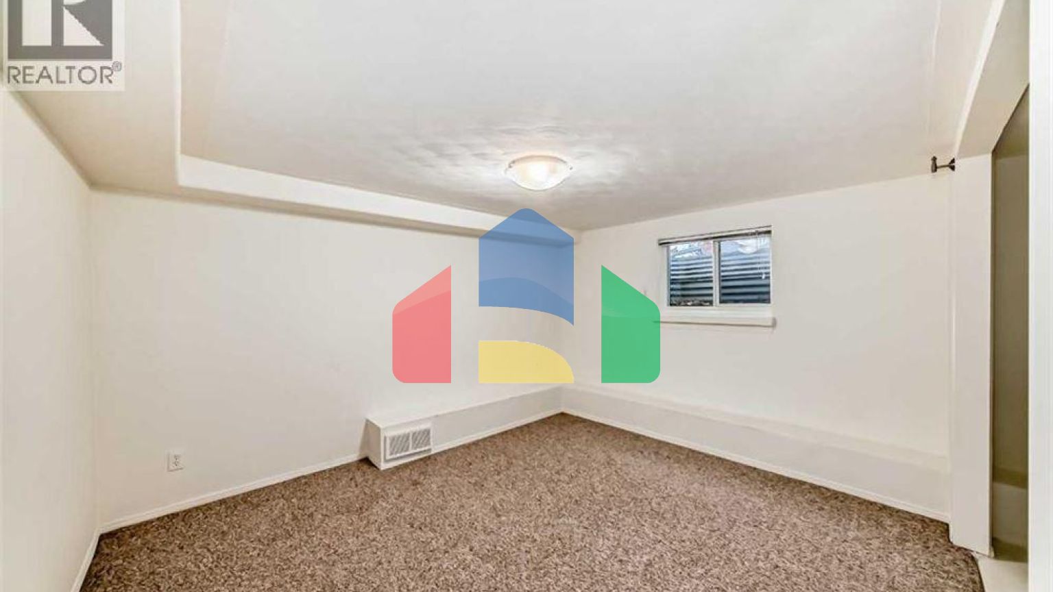 Residential - Single Family Home - Calgary, Canada - Canada