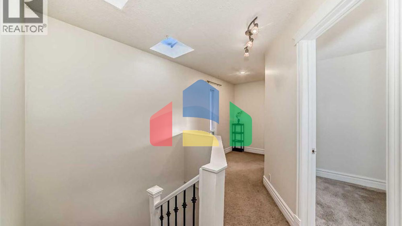 Residential - Single Family Home - Calgary, Canada - Canada