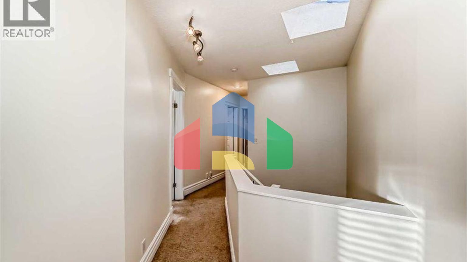 Residential - Single Family Home - Calgary, Canada - Canada