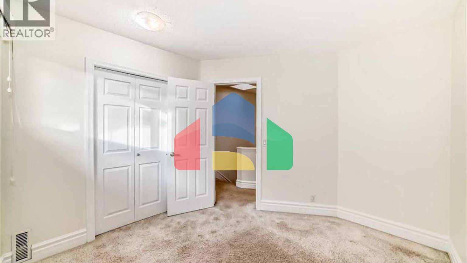 Residential - Single Family Home - Calgary, Canada - Canada