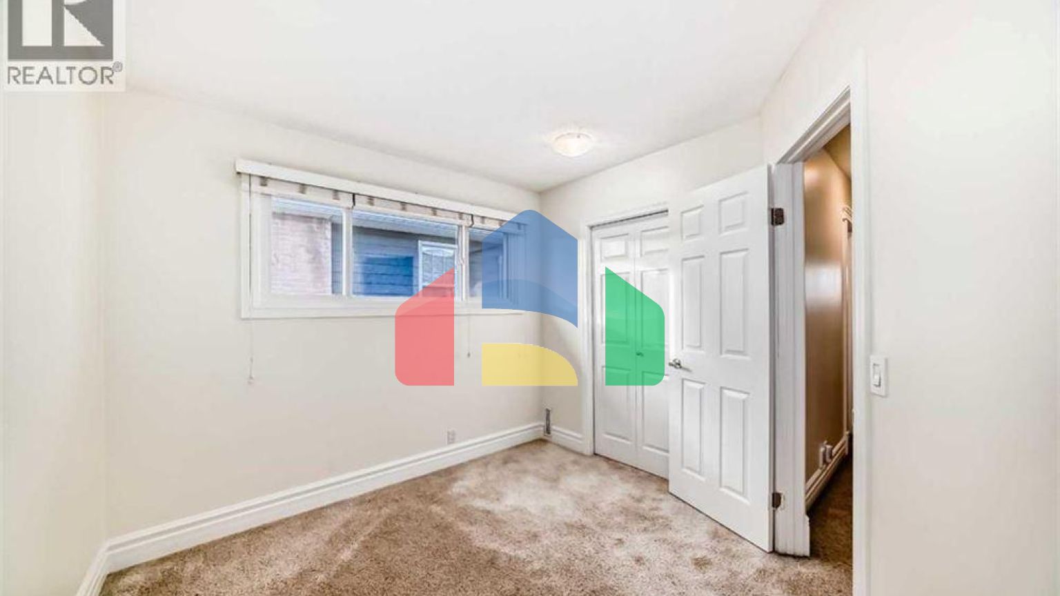 Residential - Single Family Home - Calgary, Canada - Canada