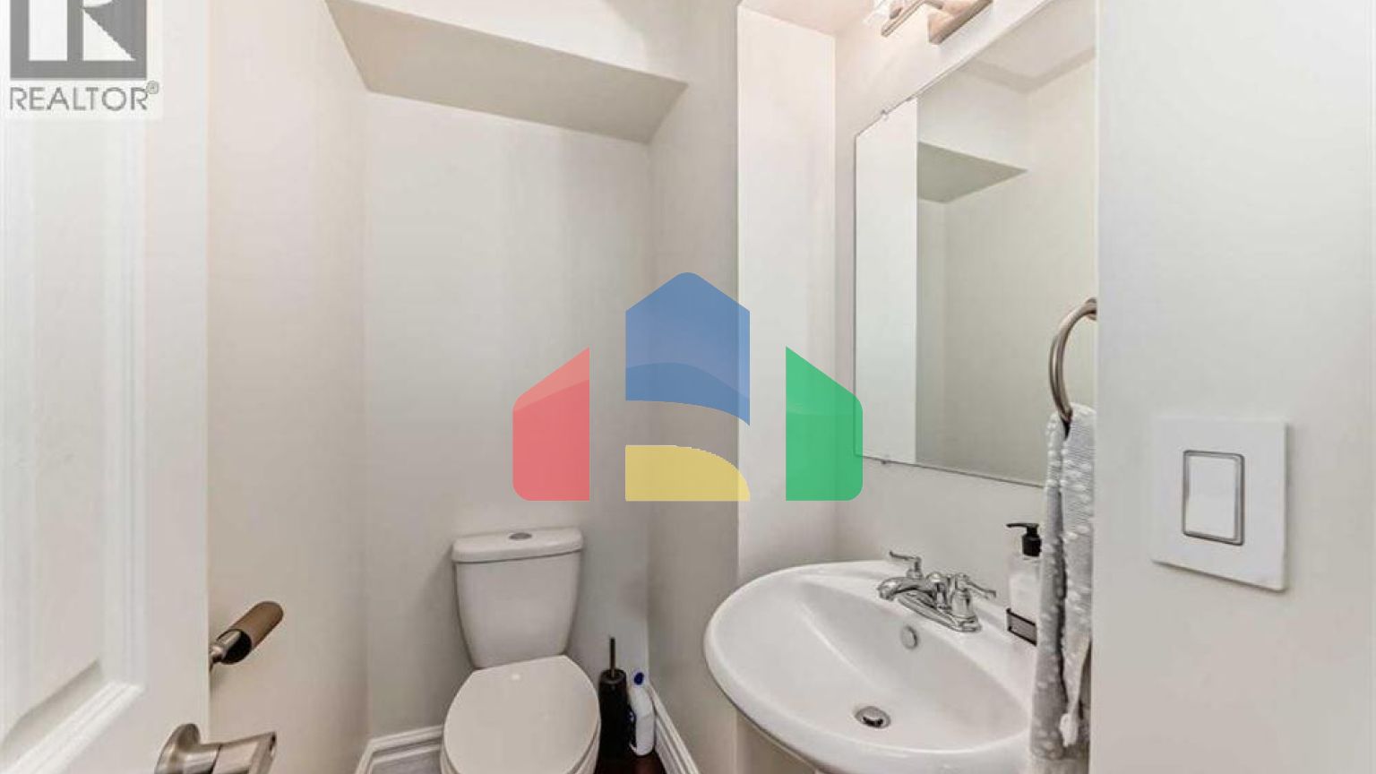 Residential - Single Family Home - Calgary, Canada - Canada