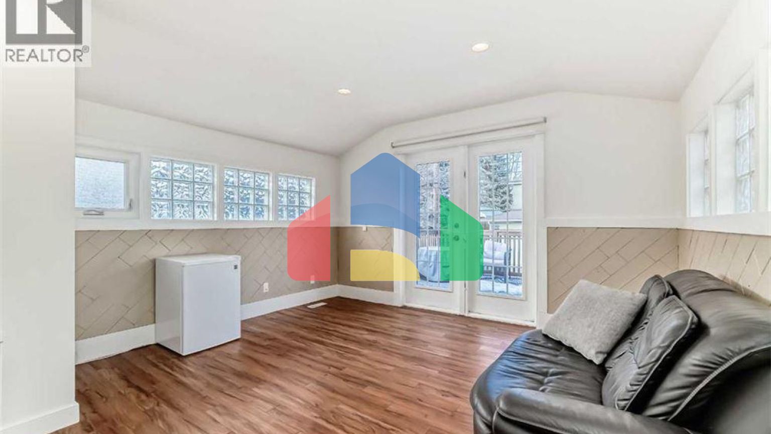 Residential - Single Family Home - Calgary, Canada - Canada