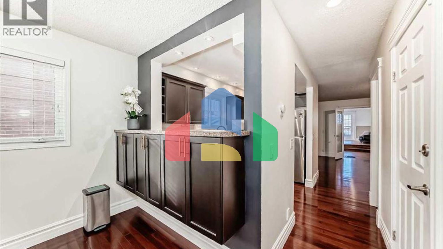 Residential - Single Family Home - Calgary, Canada - Canada