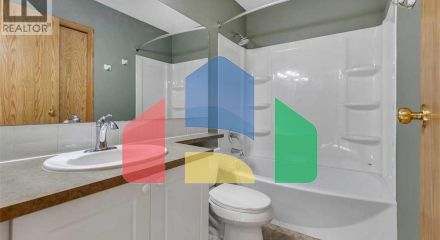 Residential - Single Family Home - Calgary, Canada - Canada