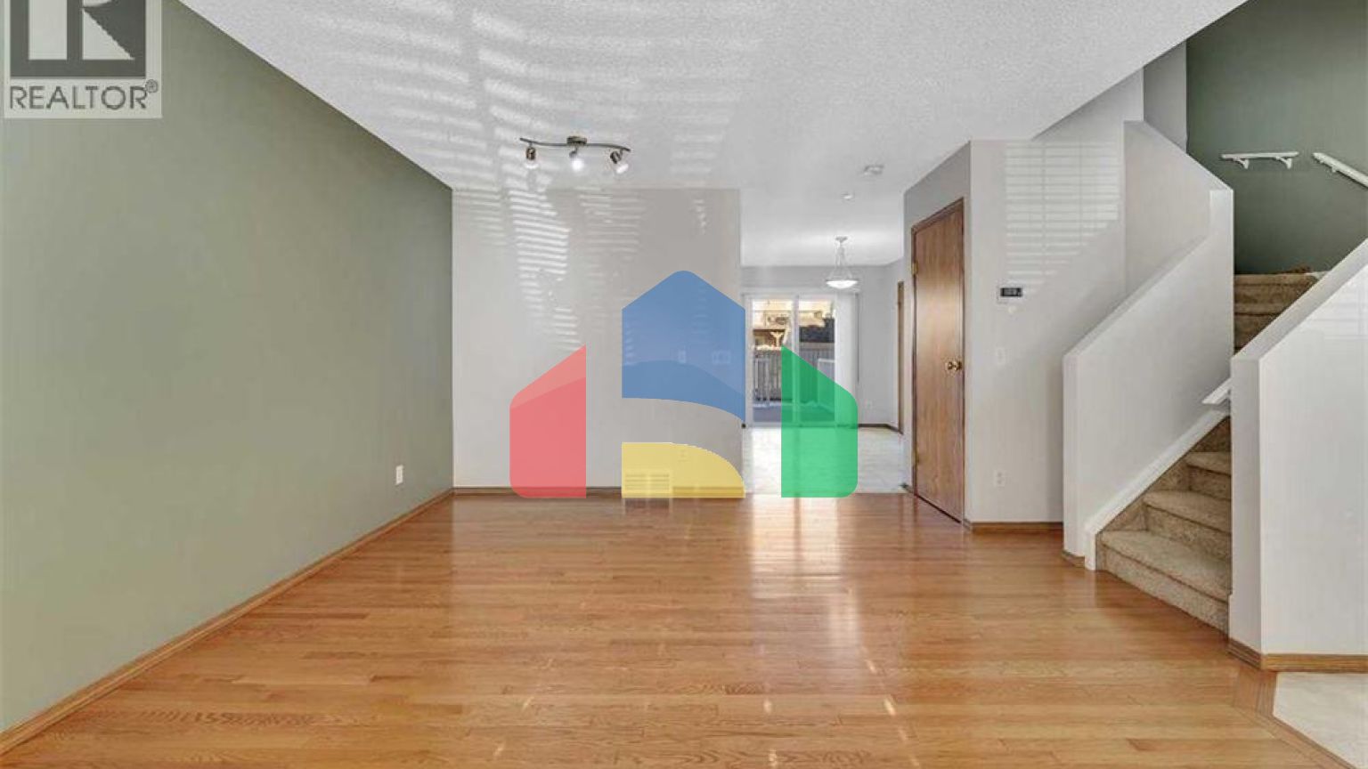 Residential - Single Family Home - Calgary, Canada - Canada