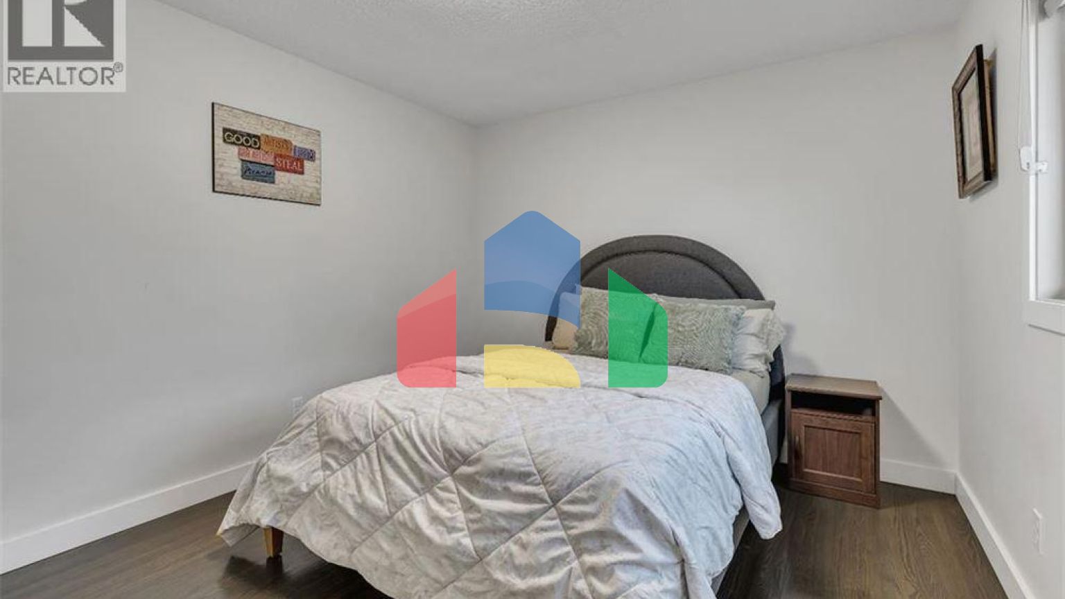 Residential - Single Family Home - Calgary, Canada - Canada