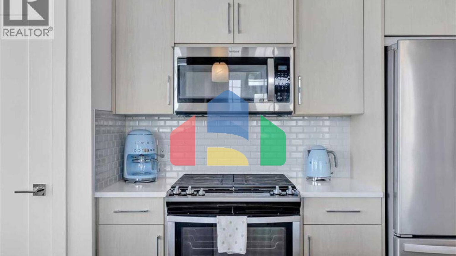 Residential - Single Family Home - Calgary, Canada - Canada