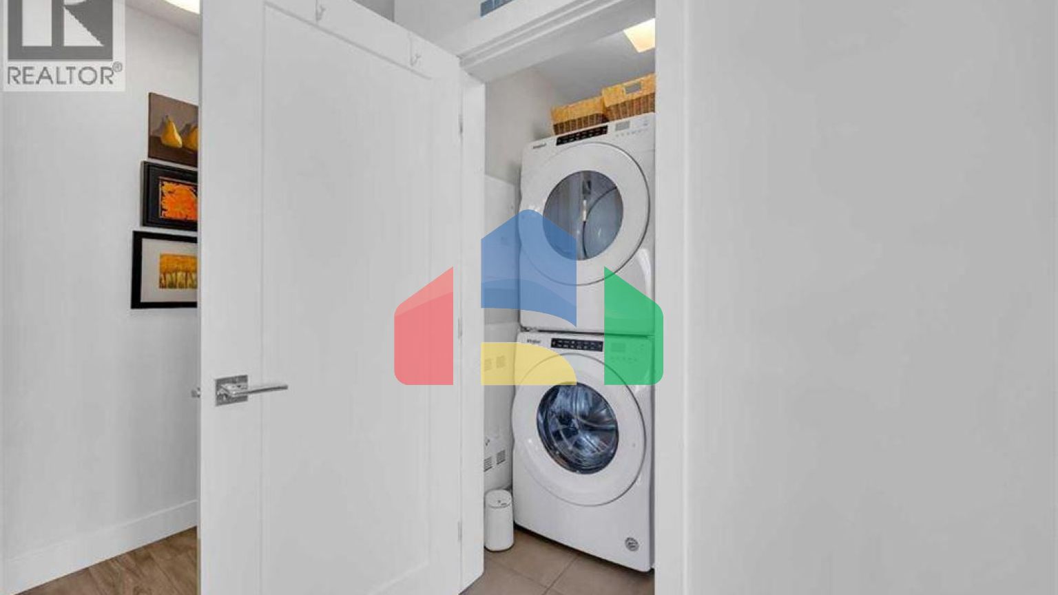 Residential - Single Family Home - Calgary, Canada - Canada