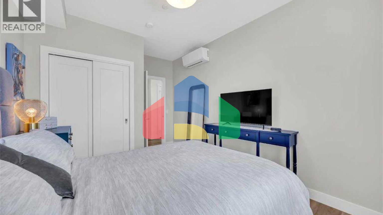 Residential - Single Family Home - Calgary, Canada - Canada