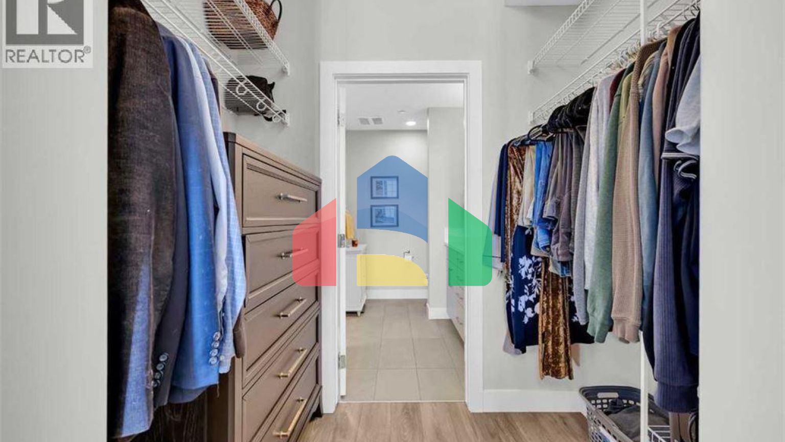 Residential - Single Family Home - Calgary, Canada - Canada