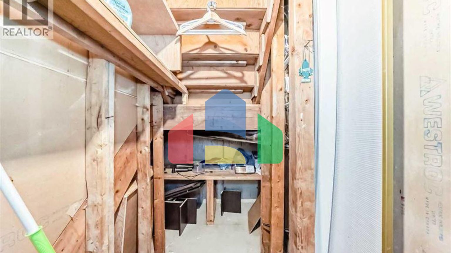 Residential - Single Family Home - Calgary, Canada - Canada