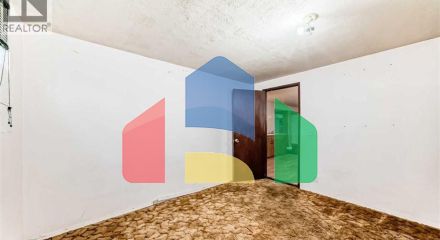 Residential - Single Family Home - Calgary, Canada - Canada