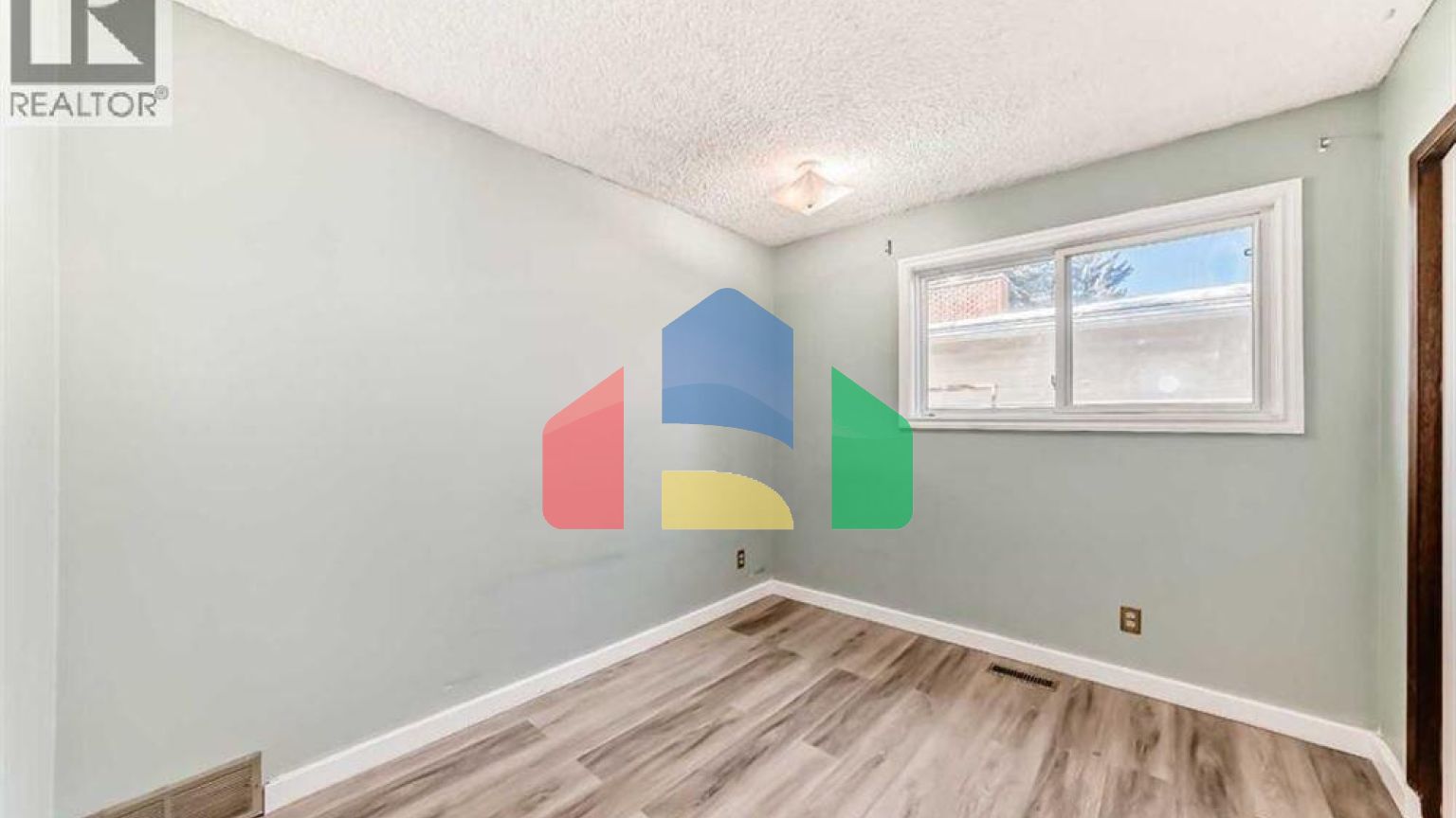 Residential - Single Family Home - Calgary, Canada - Canada