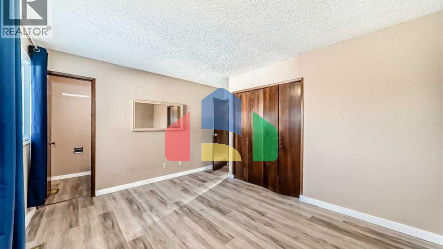 Residential - Single Family Home - Calgary, Canada - Canada