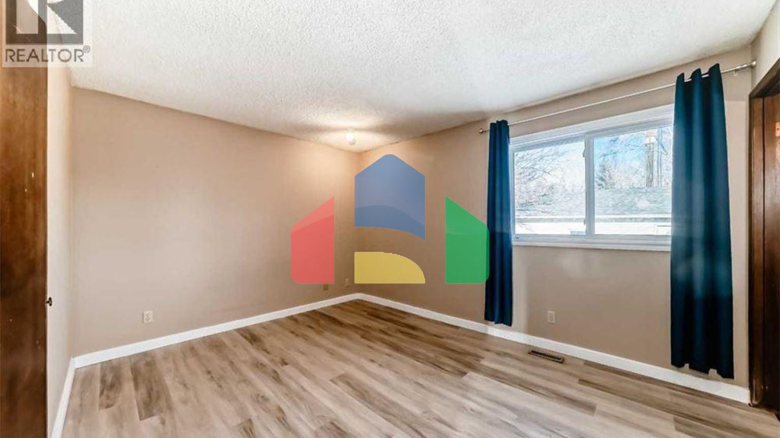 Residential - Single Family Home - Calgary, Canada - Canada