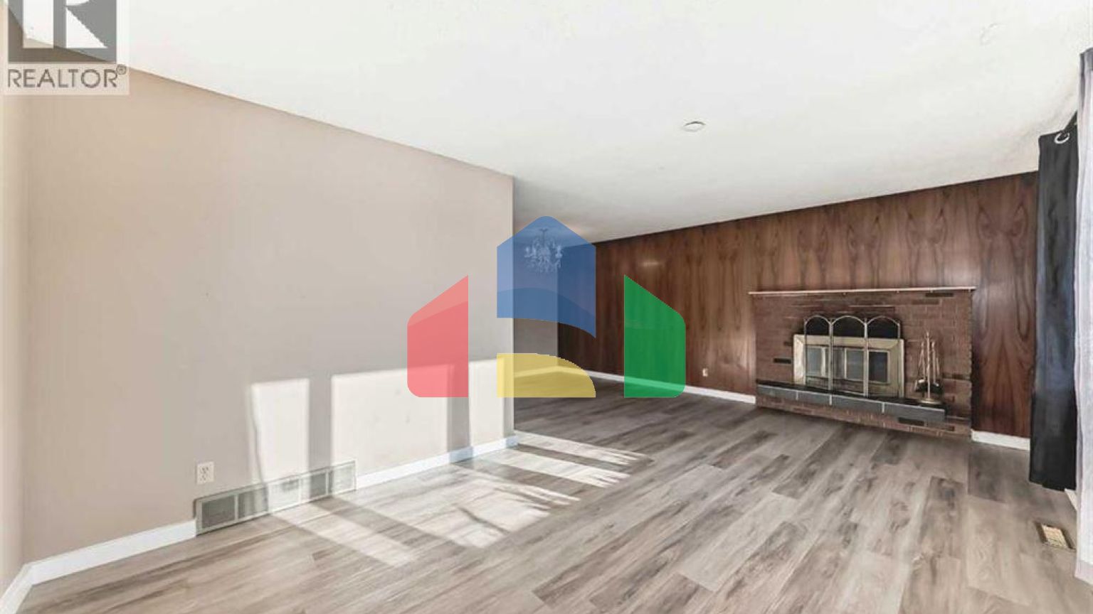 Residential - Single Family Home - Calgary, Canada - Canada