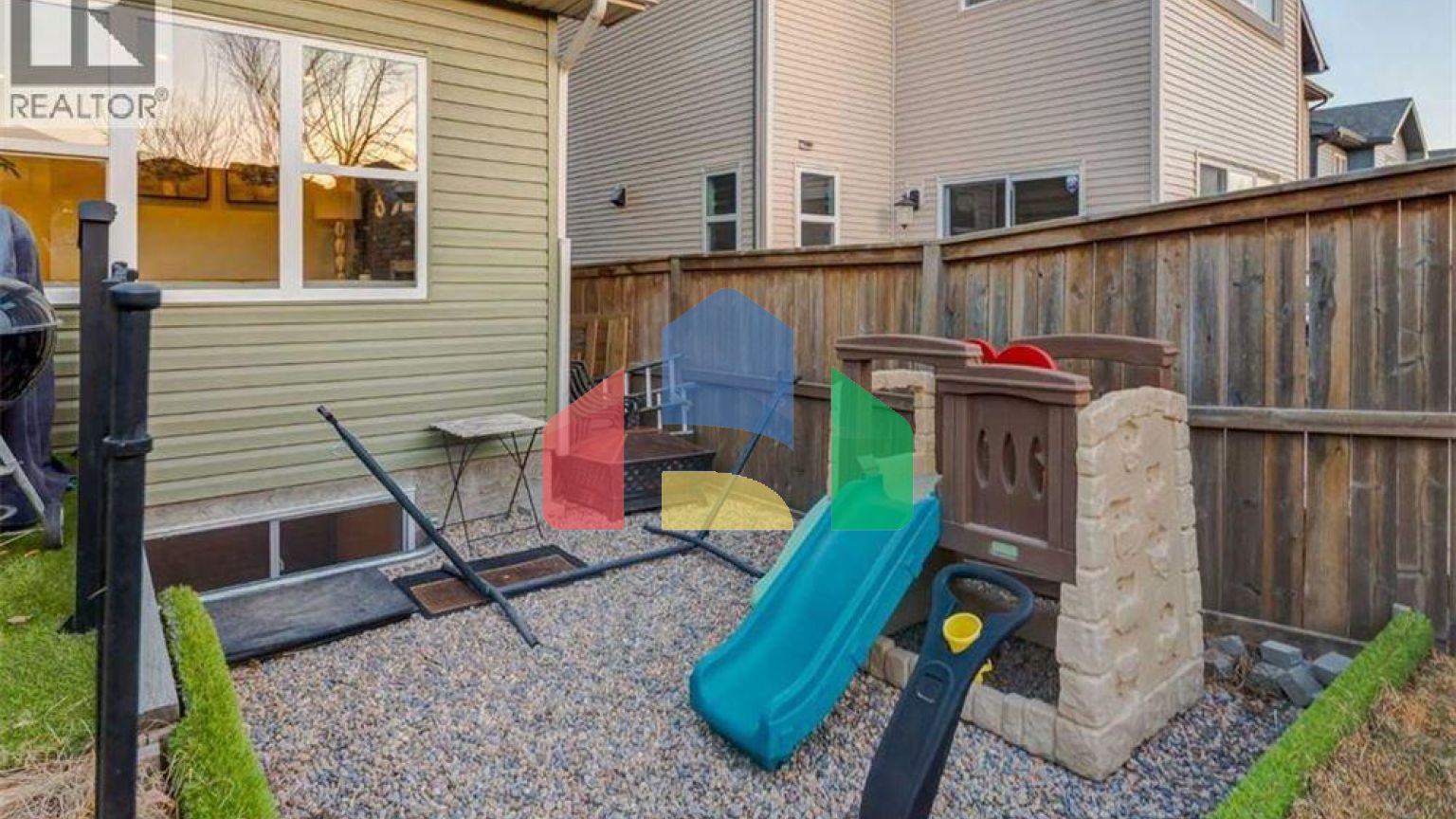 Residential - Single Family Home - Calgary, Canada - Canada