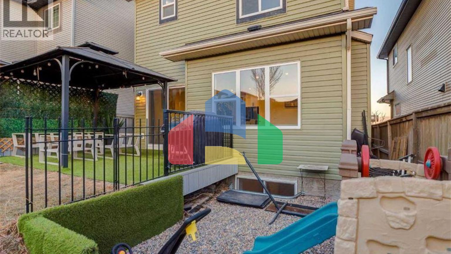 Residential - Single Family Home - Calgary, Canada - Canada