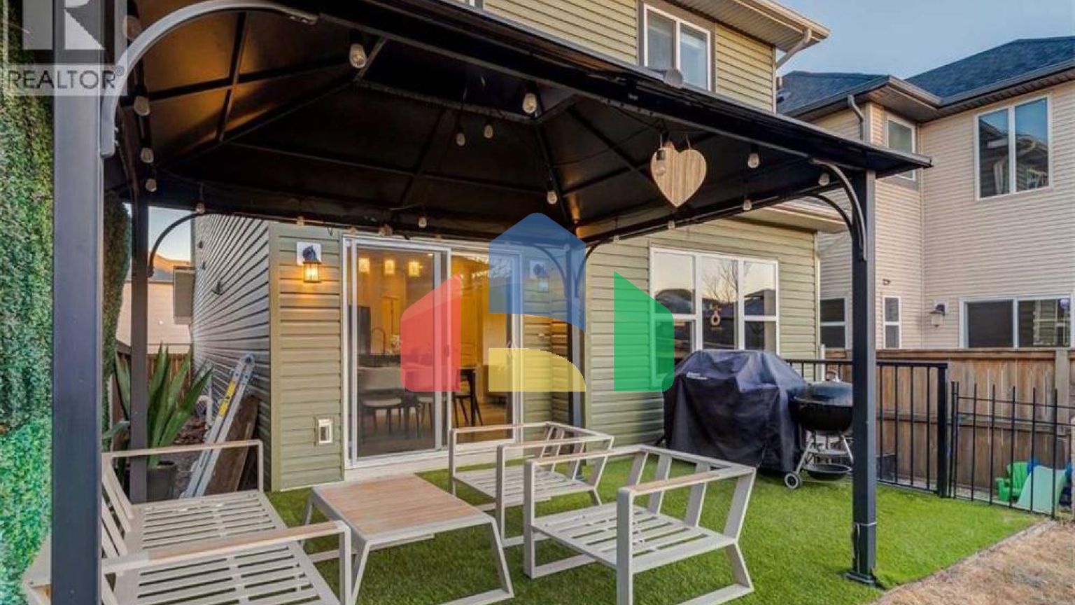 Residential - Single Family Home - Calgary, Canada - Canada