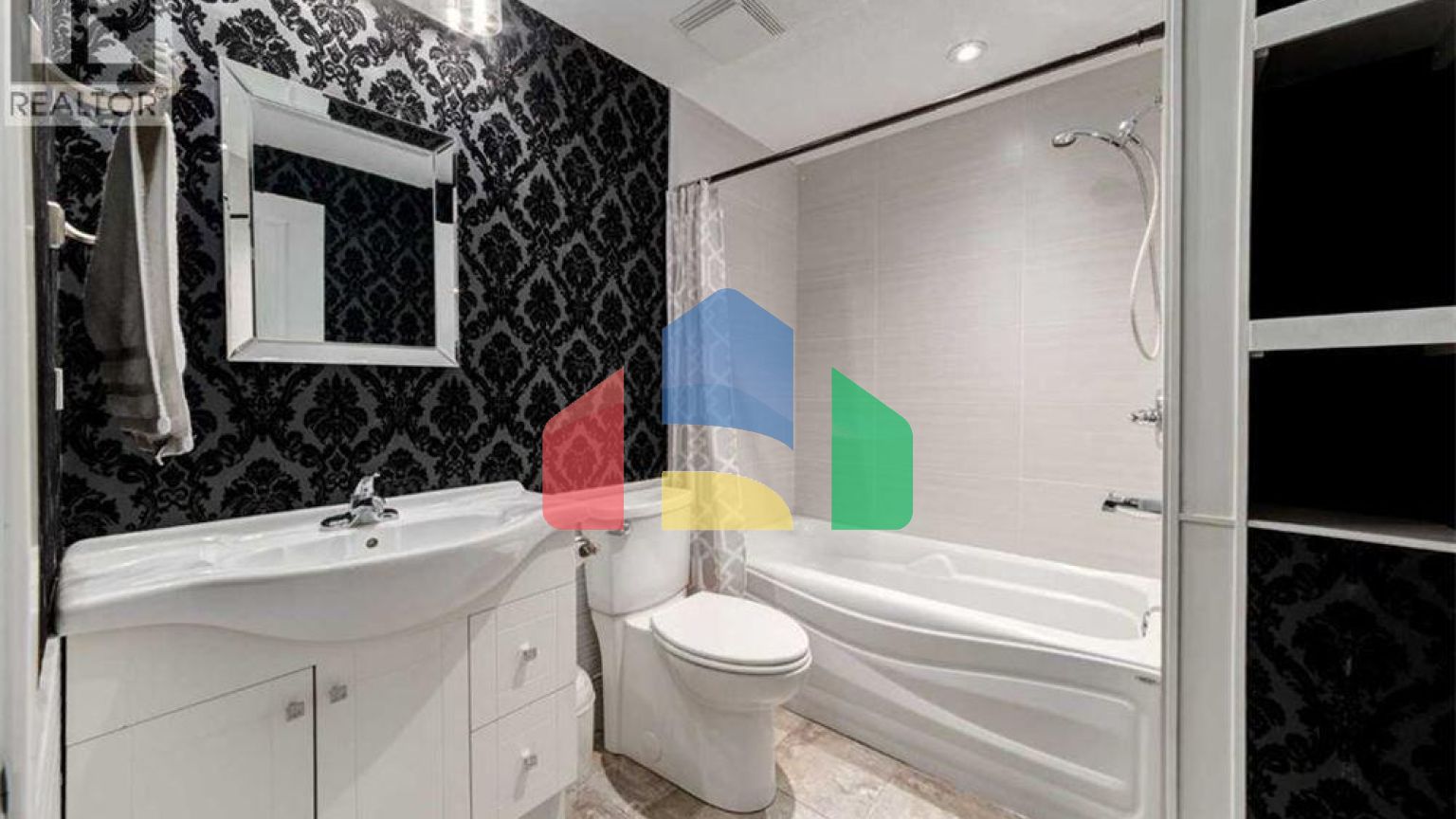 Residential - Single Family Home - Calgary, Canada - Canada