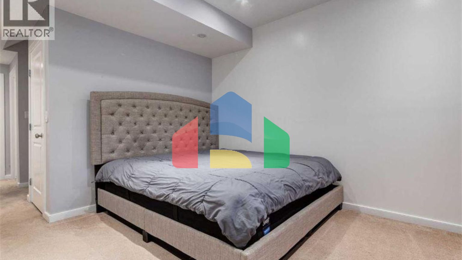 Residential - Single Family Home - Calgary, Canada - Canada