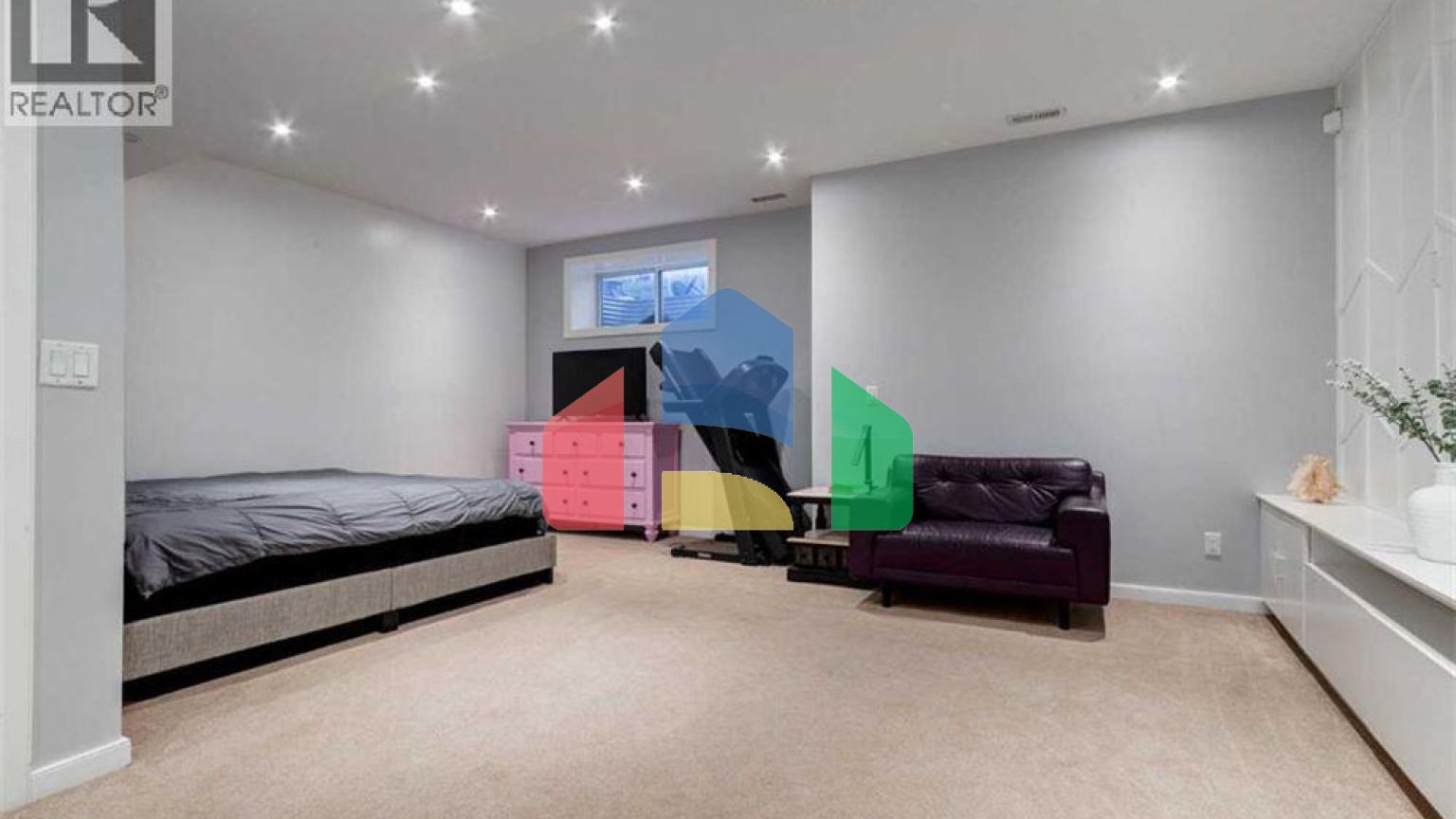 Residential - Single Family Home - Calgary, Canada - Canada