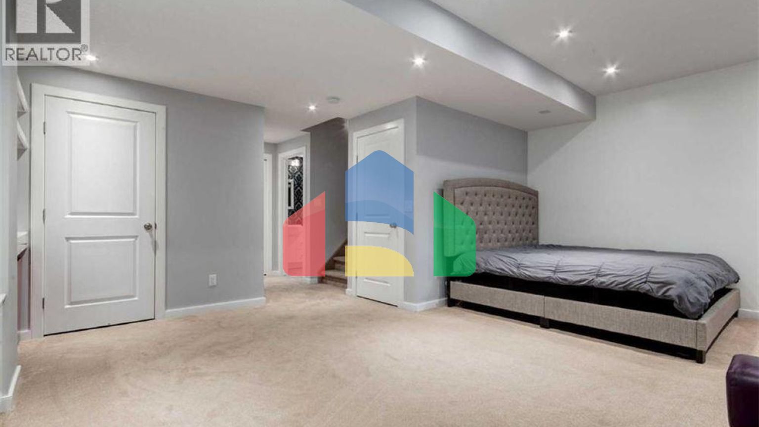 Residential - Single Family Home - Calgary, Canada - Canada