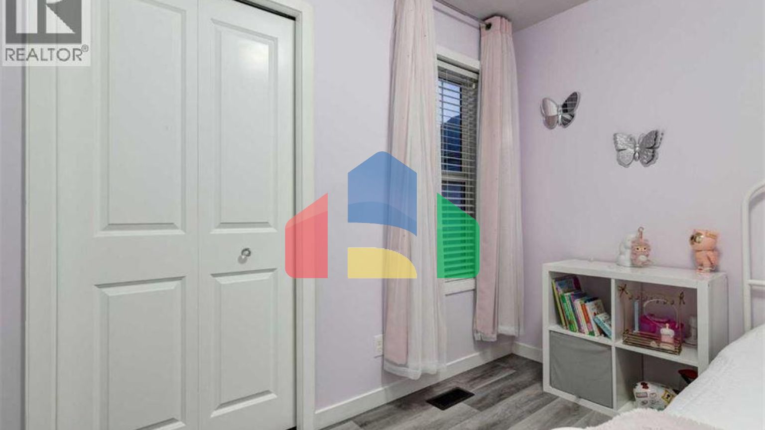 Residential - Single Family Home - Calgary, Canada - Canada