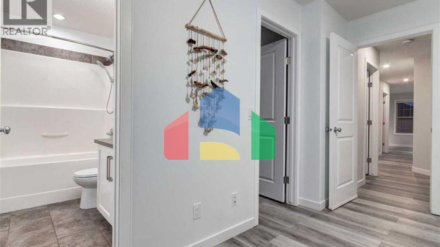 Residential - Single Family Home - Calgary, Canada - Canada