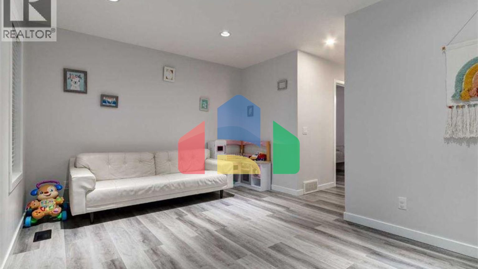 Residential - Single Family Home - Calgary, Canada - Canada