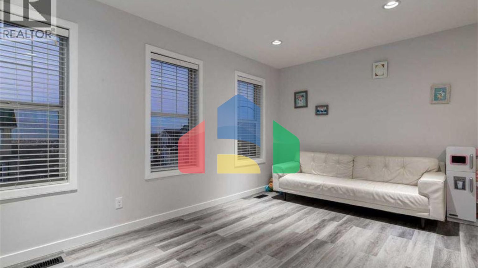 Residential - Single Family Home - Calgary, Canada - Canada