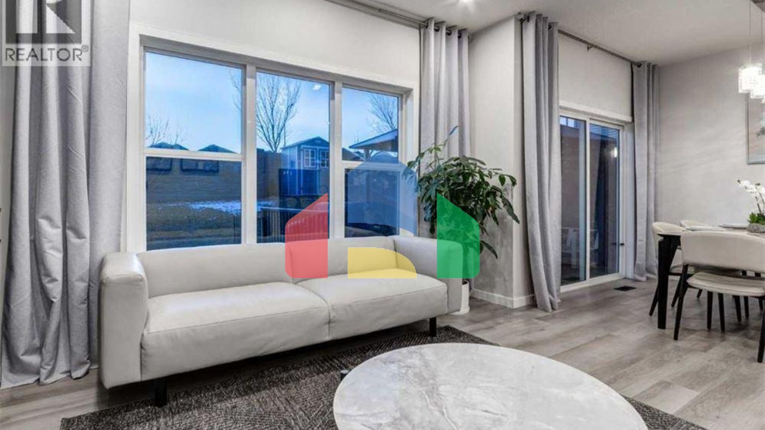 Residential - Single Family Home - Calgary, Canada - Canada