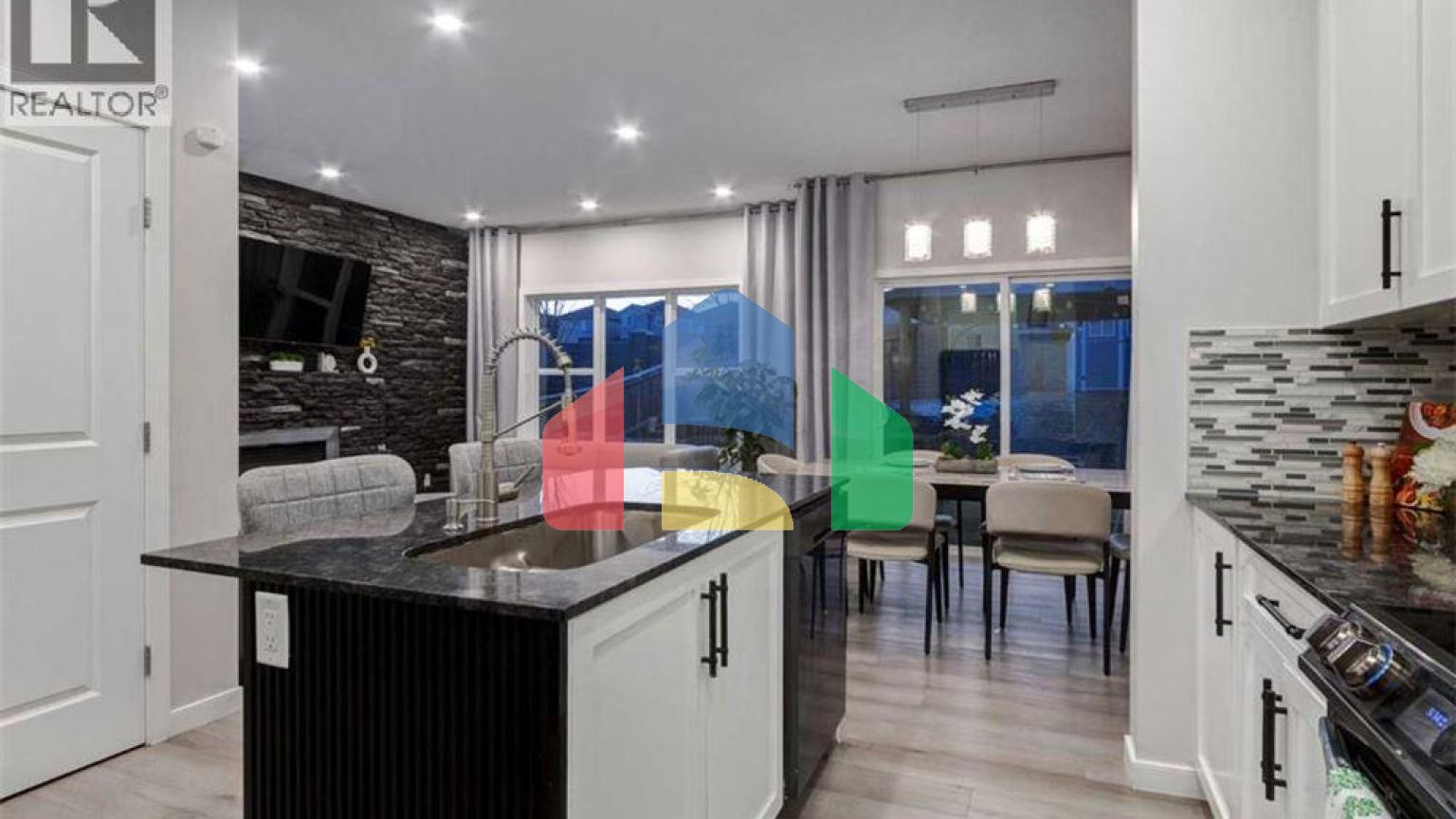 Residential - Single Family Home - Calgary, Canada - Canada