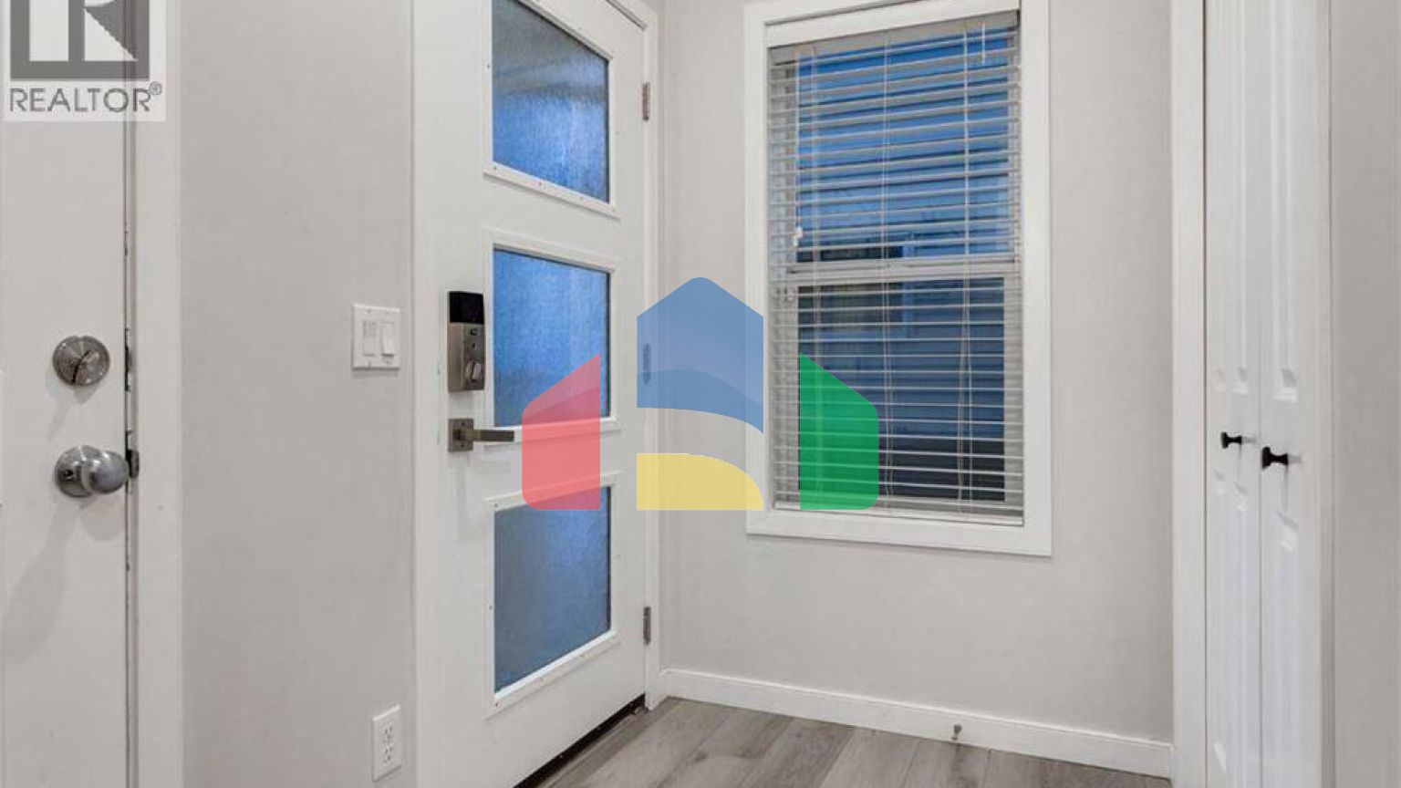 Residential - Single Family Home - Calgary, Canada - Canada