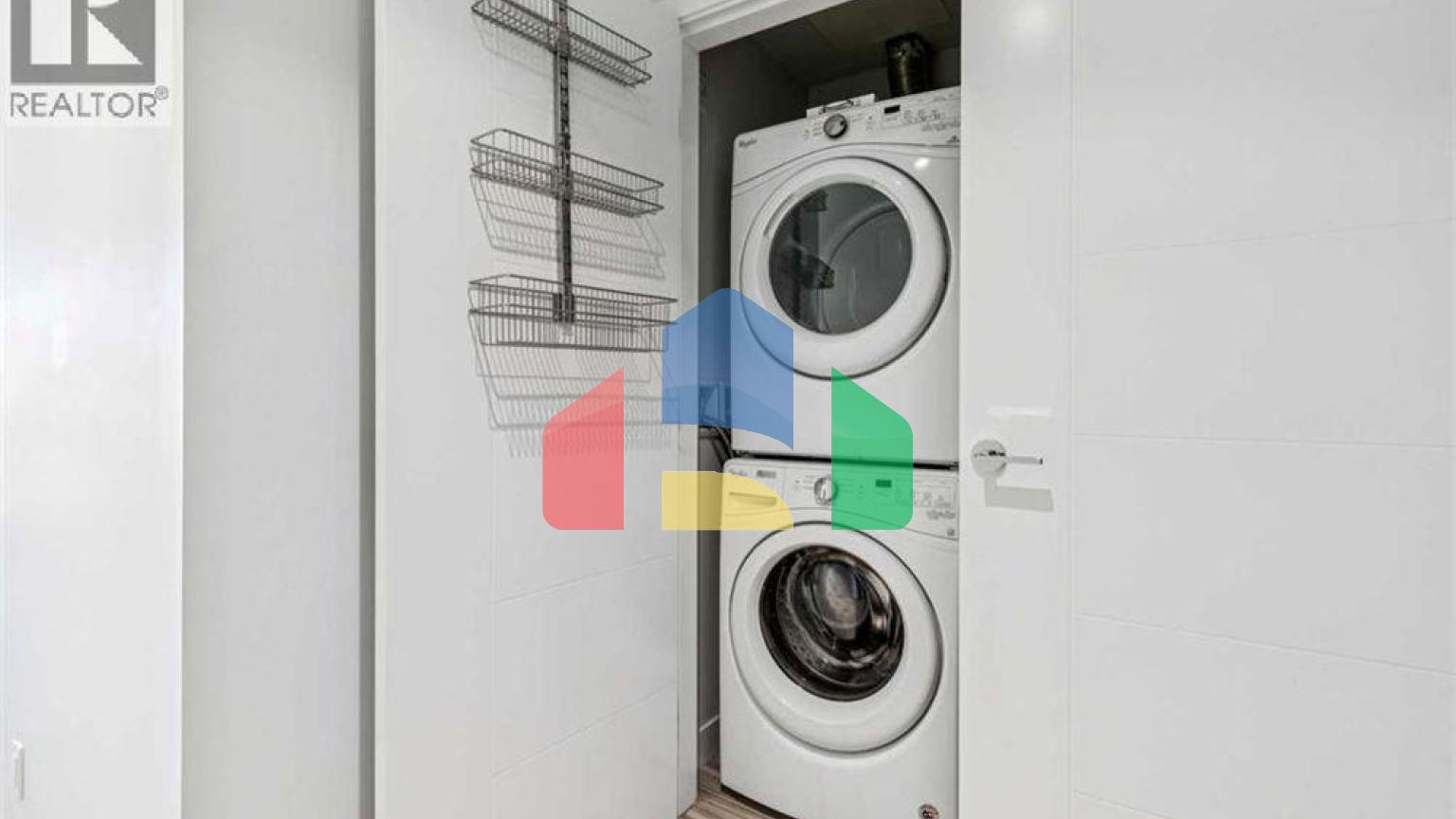 Residential - Single Family Home - Calgary, Canada - Canada