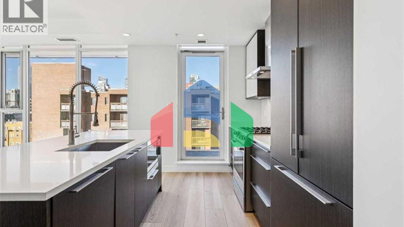 Residential - Single Family Home - Calgary, Canada - Canada