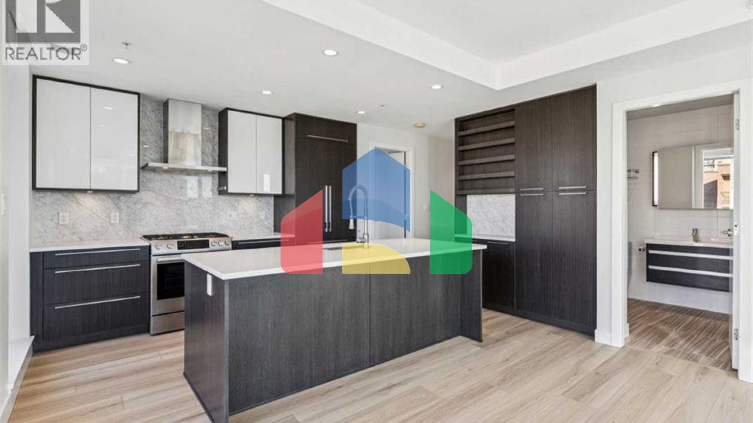 Residential - Single Family Home - Calgary, Canada - Canada