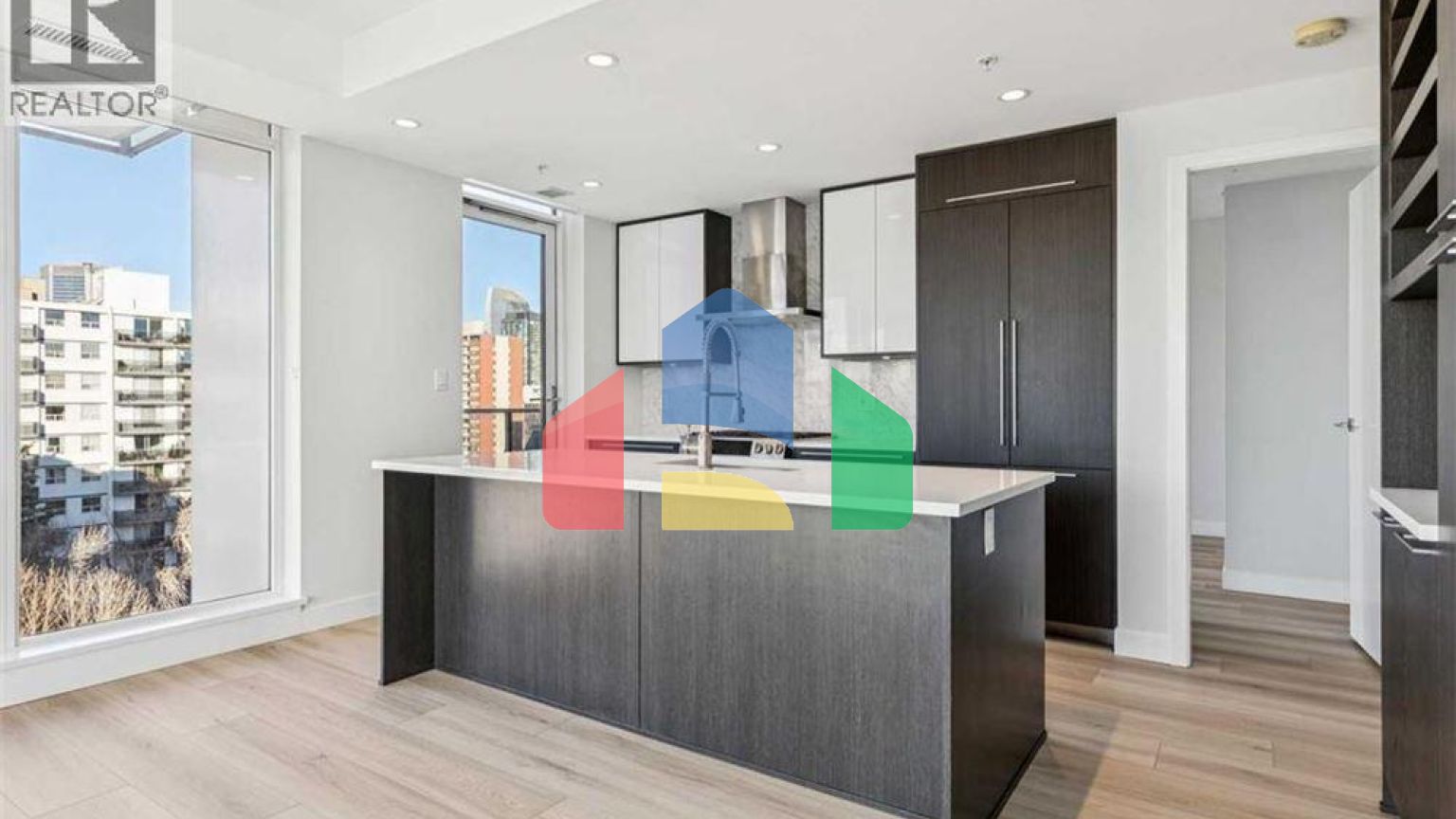 Residential - Single Family Home - Calgary, Canada - Canada