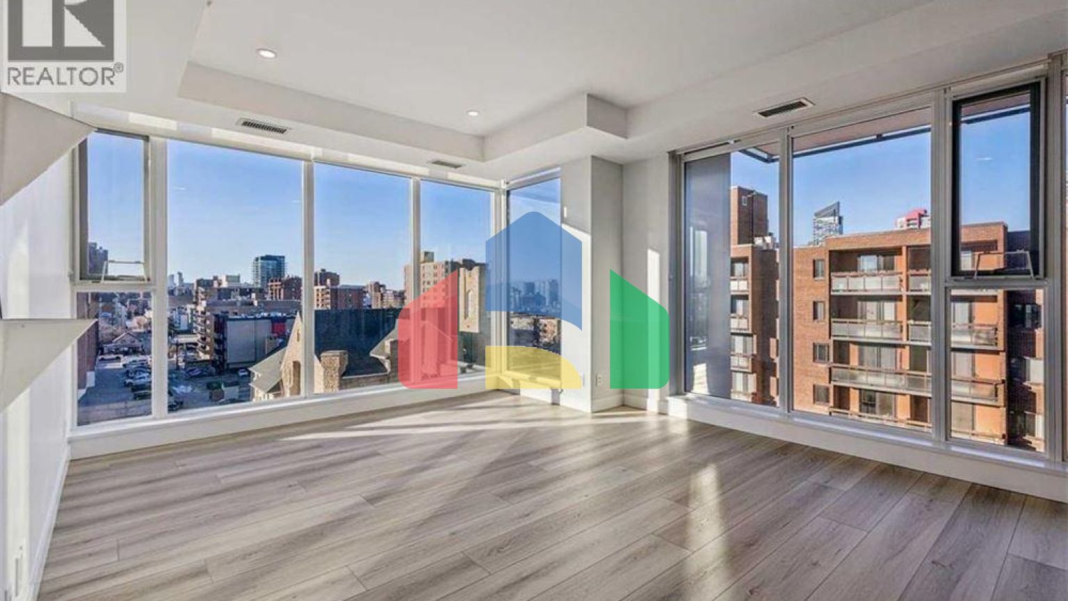 Residential - Single Family Home - Calgary, Canada - Canada