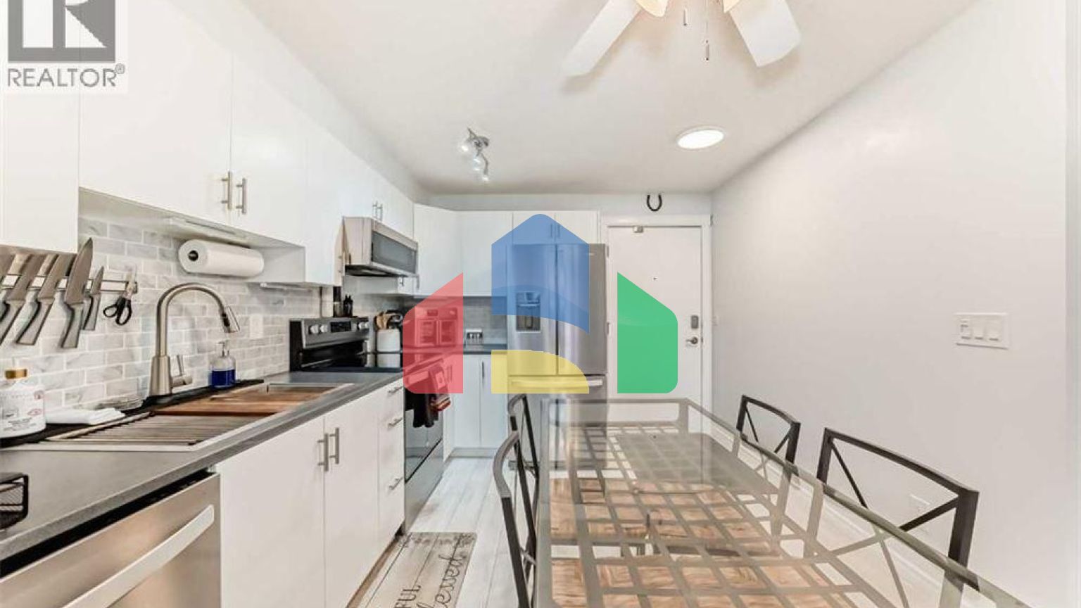 Residential - Single Family Home - Calgary, Canada - Canada