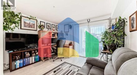 Residential - Single Family Home - Calgary, Canada - Canada