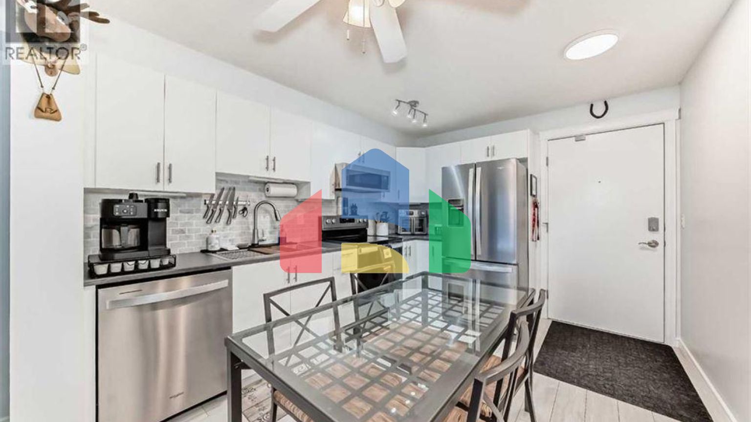 Residential - Single Family Home - Calgary, Canada - Canada