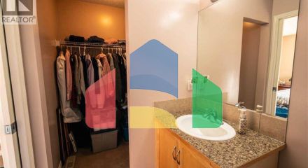 Residential - Single Family Home - Calgary, Canada - Canada