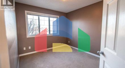 Residential - Single Family Home - Calgary, Canada - Canada