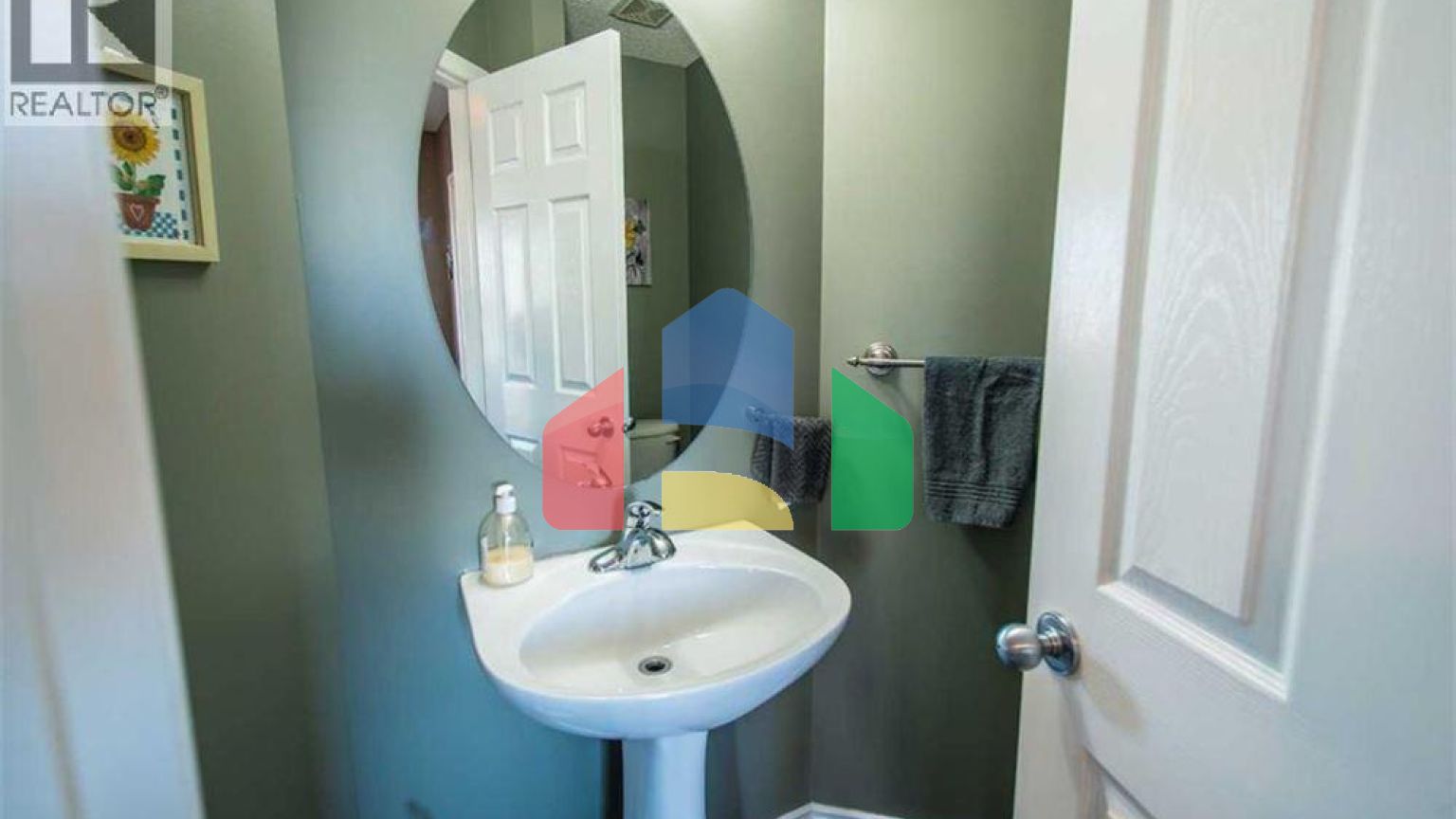 Residential - Single Family Home - Calgary, Canada - Canada