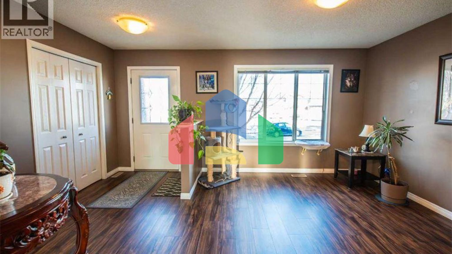 Residential - Single Family Home - Calgary, Canada - Canada