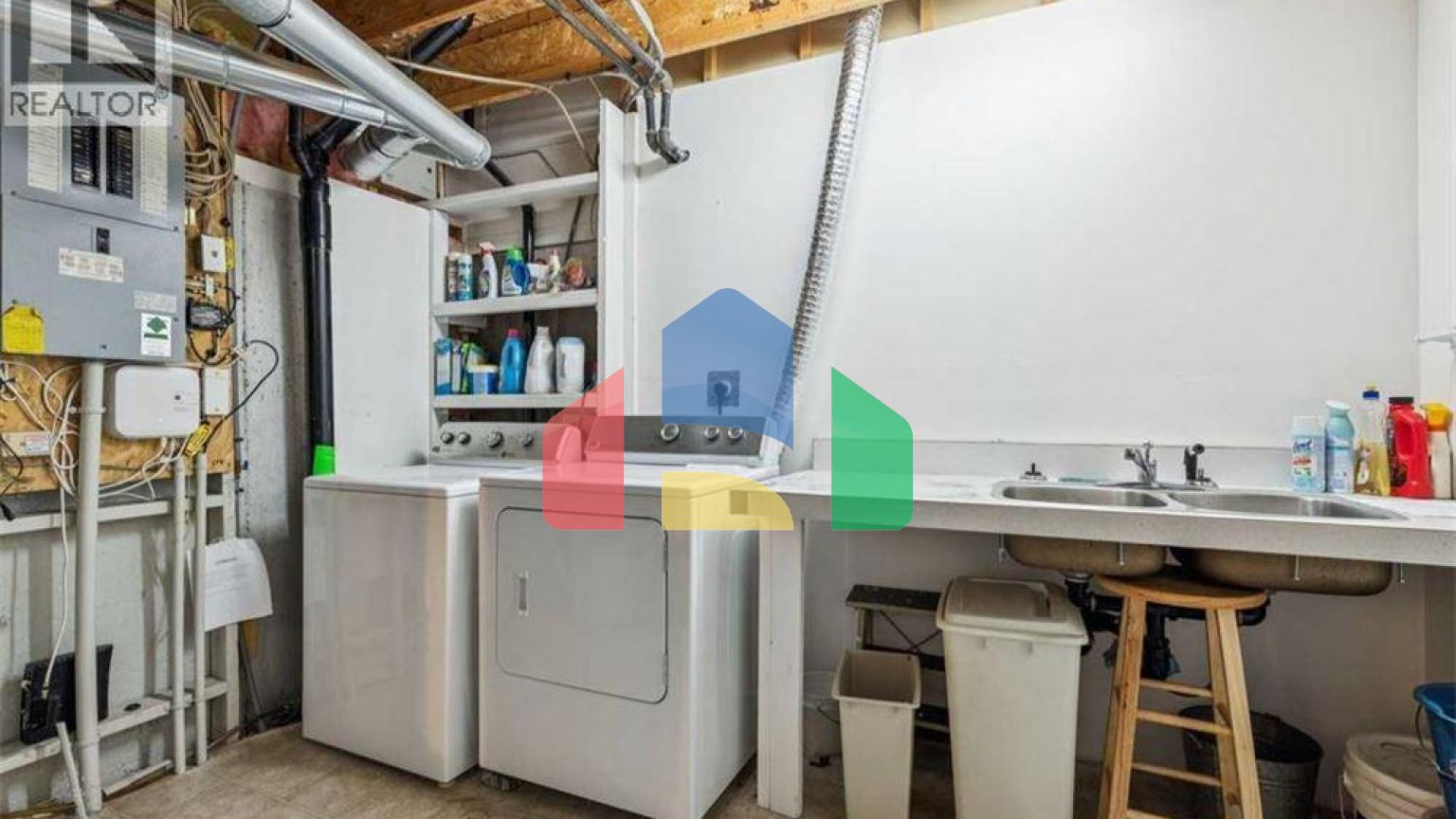 Residential - Single Family Home - Calgary, Canada - Canada